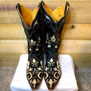 Women’s Distressed Black Corral boots with Genuine Lizard Skin Inlays . Sz 9.5.